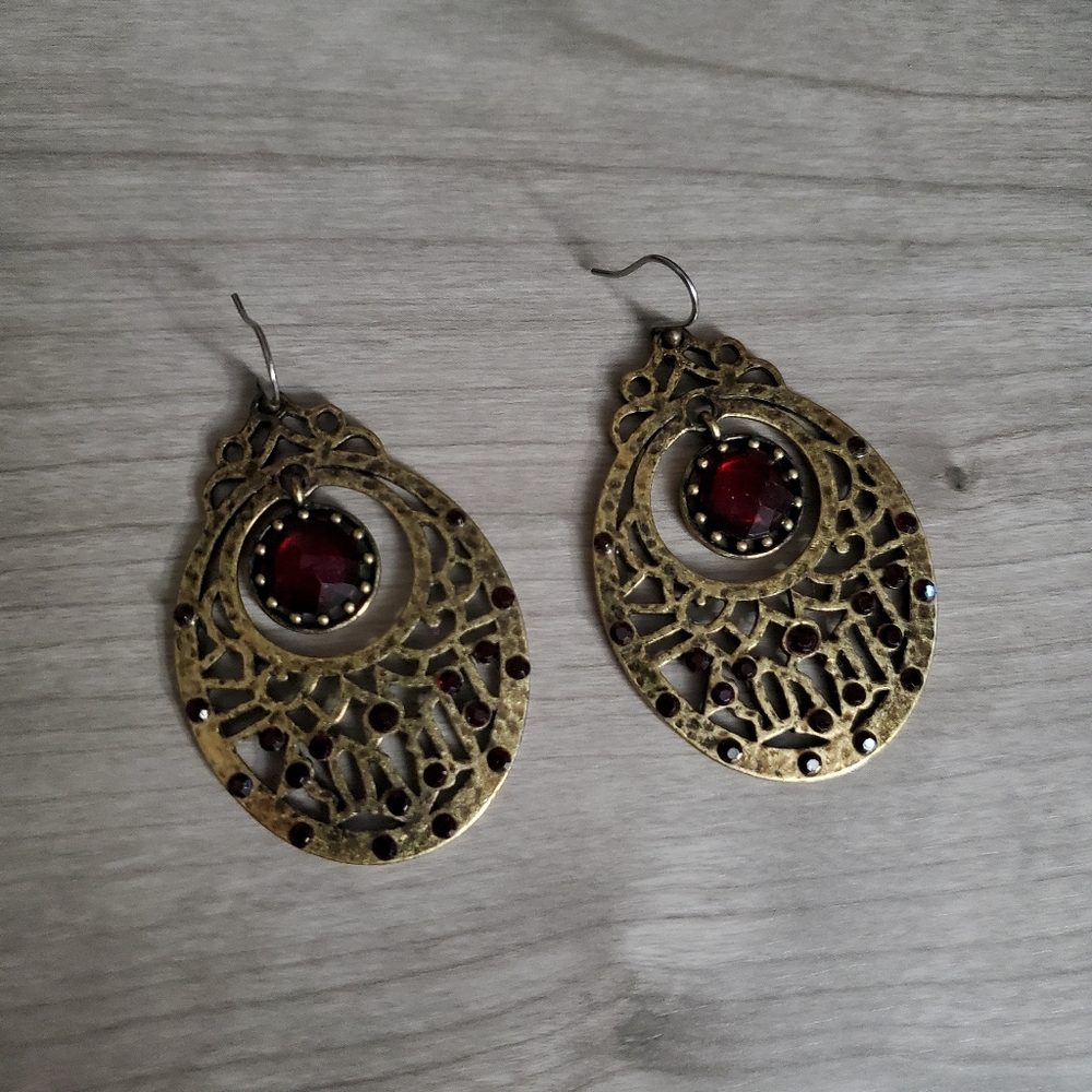 Y2K Red and brass toned earrings